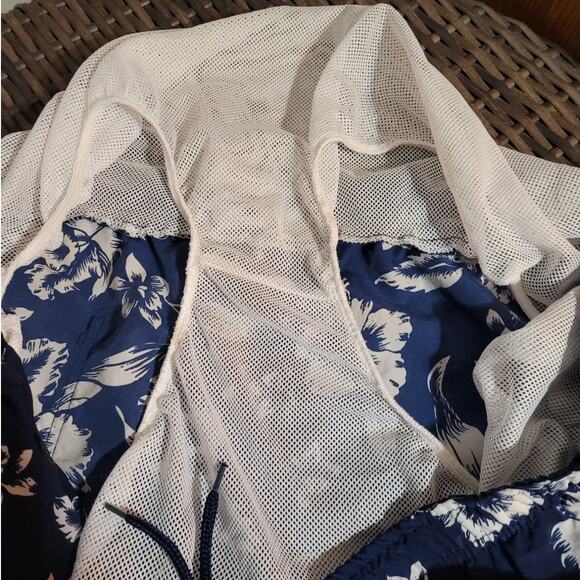 St. John's Bay Men's Blue Floral Swim Trunks XXL Tropical Beachy Vacation Cruise - Picture 2 of 7